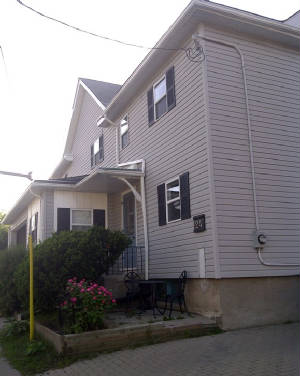 24exteriorporch.jpg