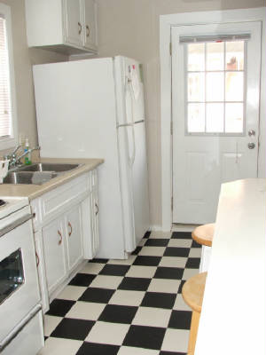 kitchen24youngfridge.jpg