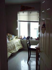 bedroom1.jpg